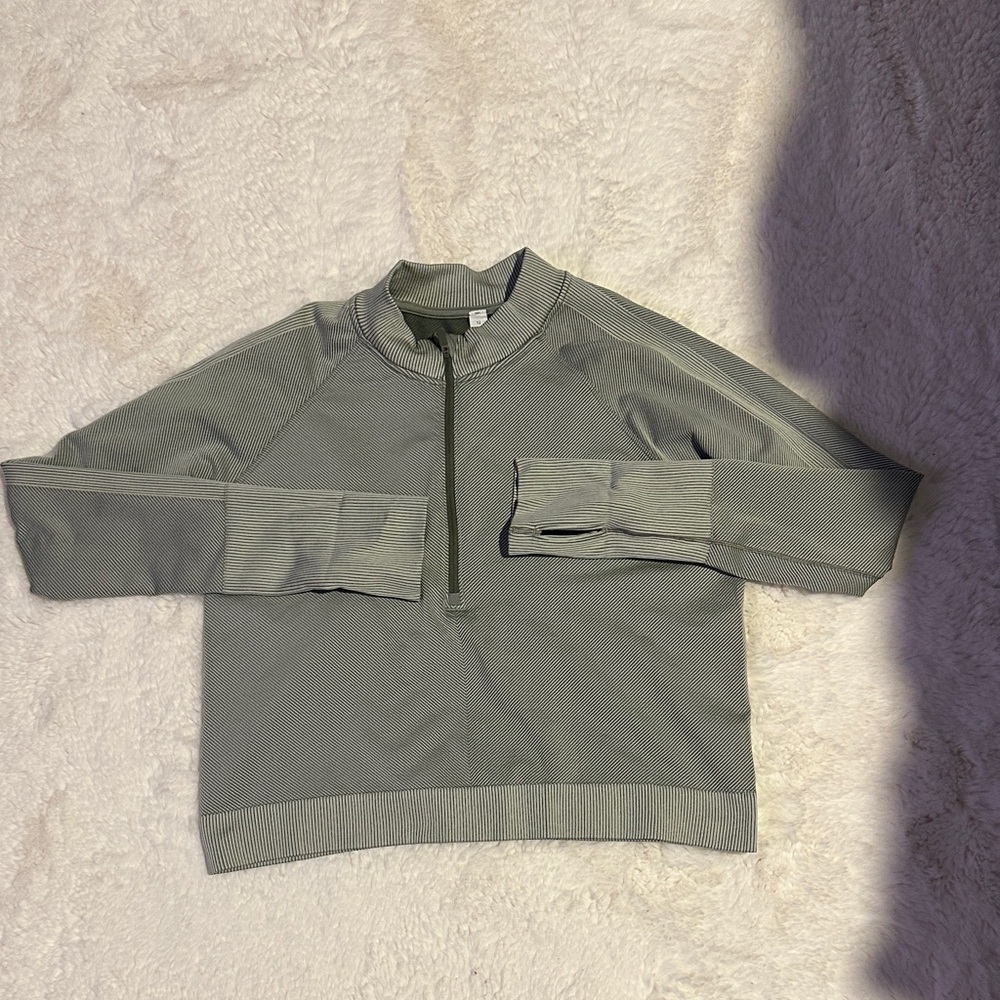 Rest less cropped 1/2 zip diagonal rib green twill / light sage